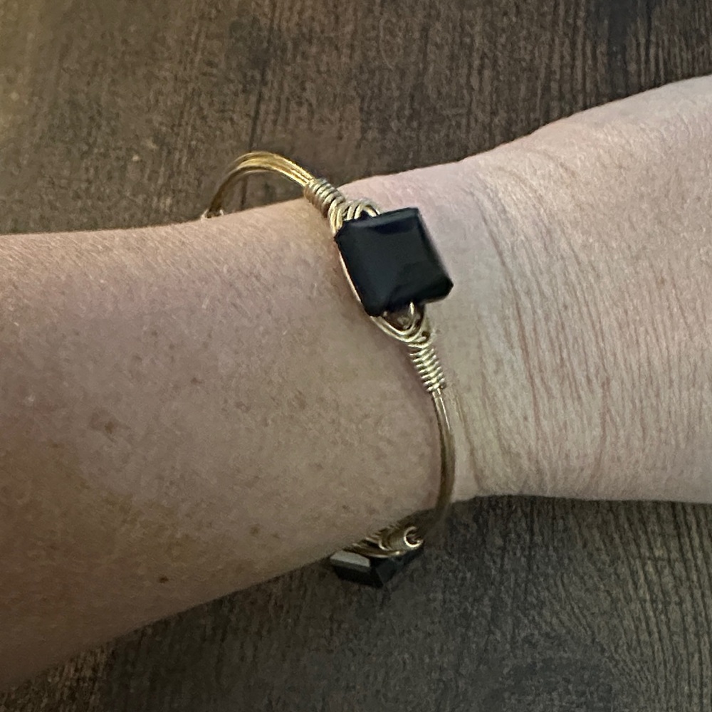 Bourbon and Bow ties Gold Wire Bracelet with Black Stones